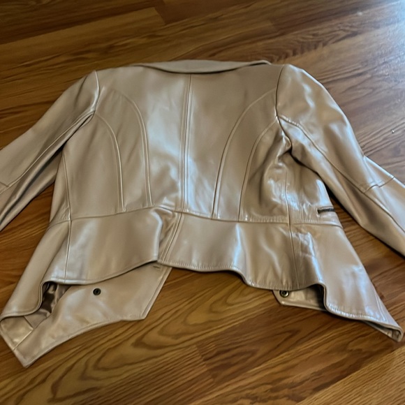 GILI sz 2 cropped leather fitted blush jacket - Picture 5 of 6